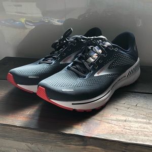 Brooks Adrenaline GTS 22 running shoe - Men’s 11.5 - navy/red - BRAND NEW